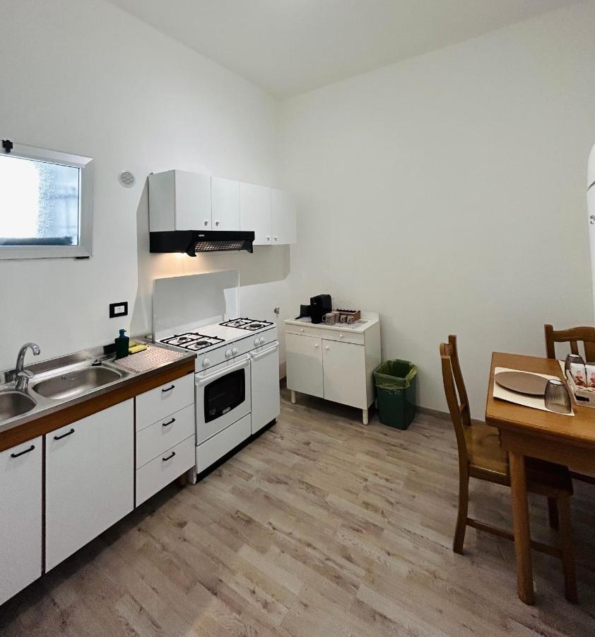 Essential House Apartment บรินดิซิ ภายนอก รูปภาพ